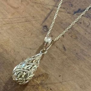 NWT Yellow Gold Necklace & Pendant
Stamped 10k